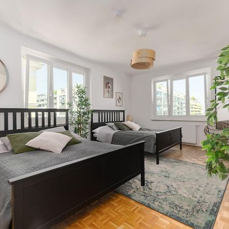 וינה King Bed Home, 3 Bed Rooms, Perfect For Long Term Stay מראה חיצוני תמונה