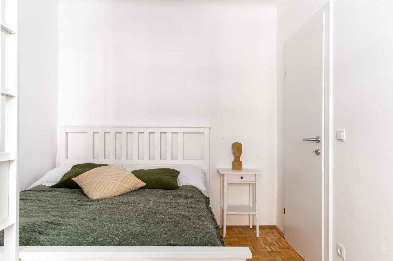 וינה King Bed Home, 3 Bed Rooms, Perfect For Long Term Stay מראה חיצוני תמונה