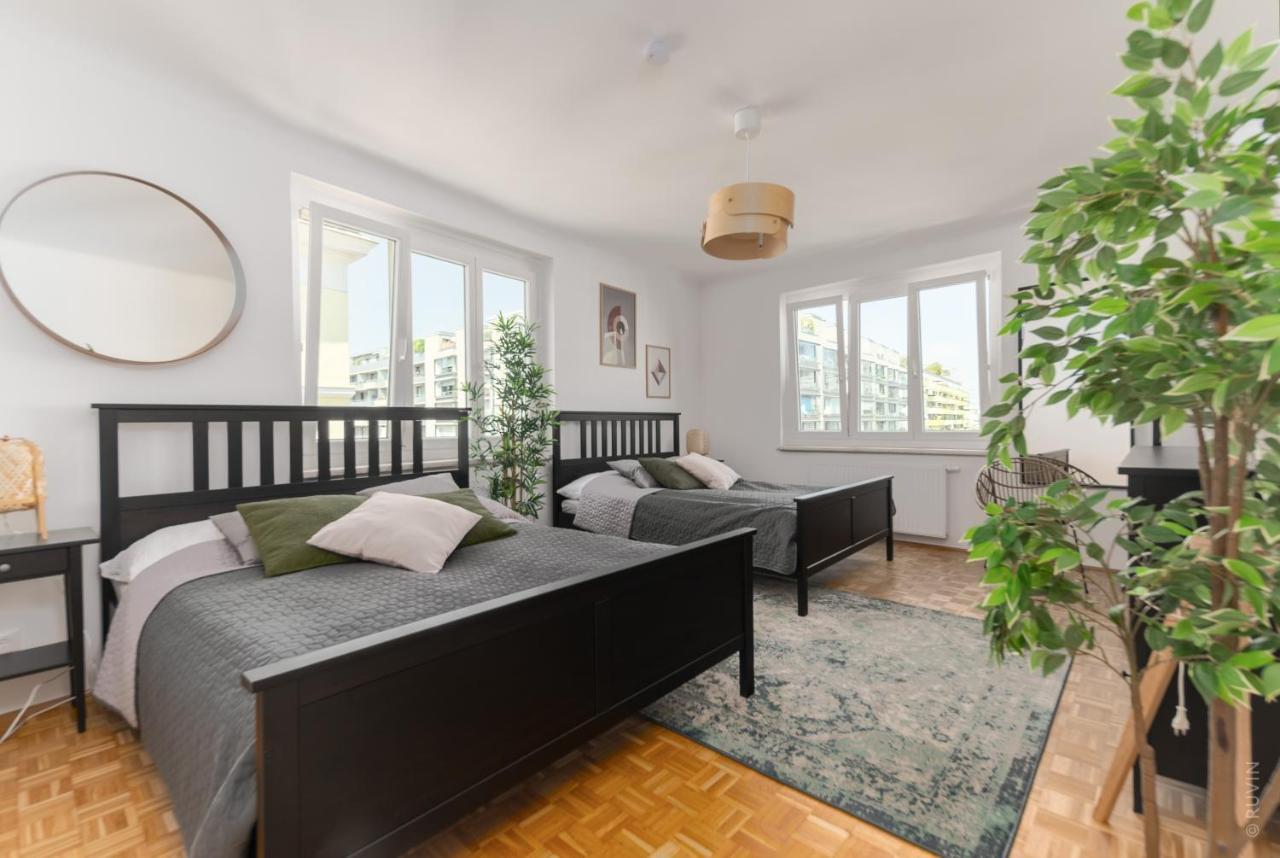 וינה King Bed Home, 3 Bed Rooms, Perfect For Long Term Stay מראה חיצוני תמונה