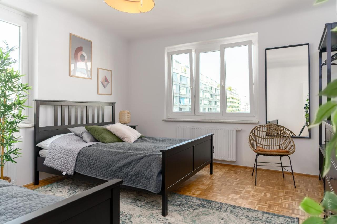 וינה King Bed Home, 3 Bed Rooms, Perfect For Long Term Stay מראה חיצוני תמונה